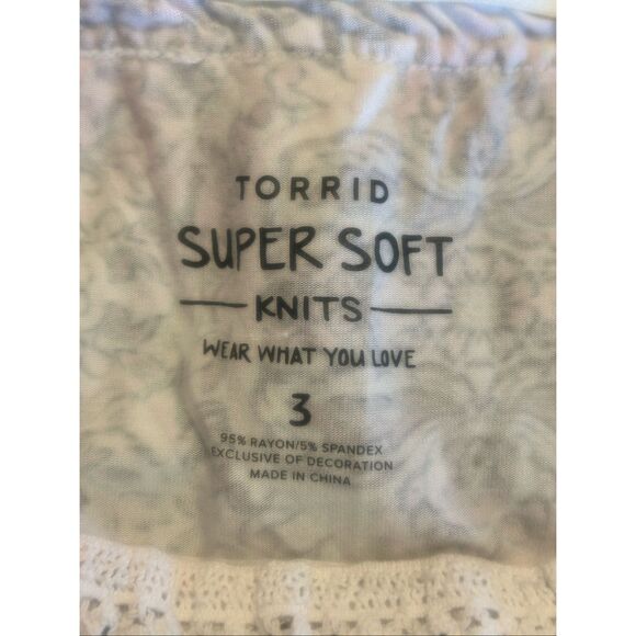 Torrid Super Soft Strapless White Pink Pattern Peplum Babydoll Top Size 3/3X (61 - Picture 4 of 5